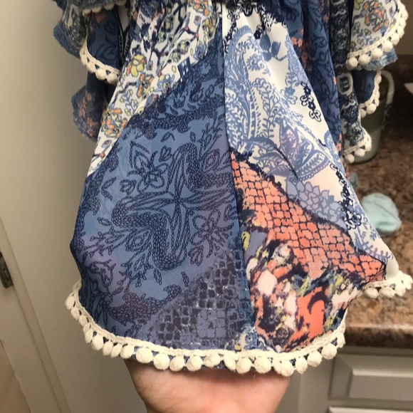 Off the shoulder blue paisley blouse - Picture 3 of 3